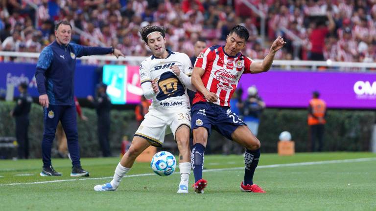Chivas rescata el empate a dos goles con Pumas.