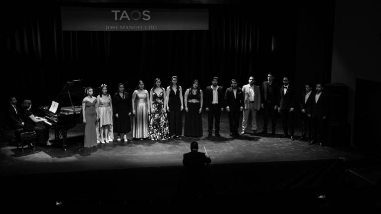 Miembros del Taller de Ópera de Sinaloa del Instituto Sinaloense de Cultura ofrecen un gran espectáculo.