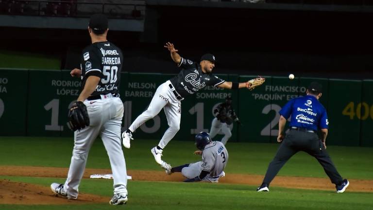 Tomateros no logran contener a Jaguares y empatan la serie en Culiacán.