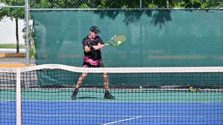 Mazatlán domina el tenis estatal.