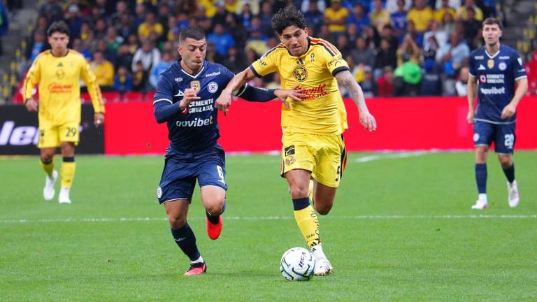 Cruz Azul vence 4-3 al América y se queda con una electrizante edición del Clásico Joven.