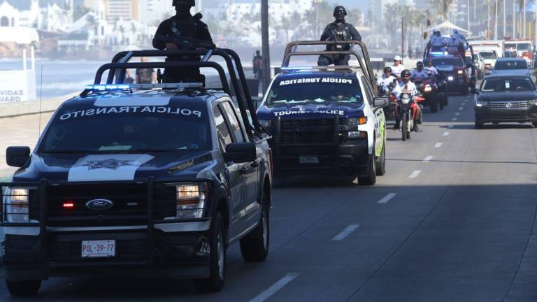 Señala Alcalde que faltan 300 policías en Mazatlán