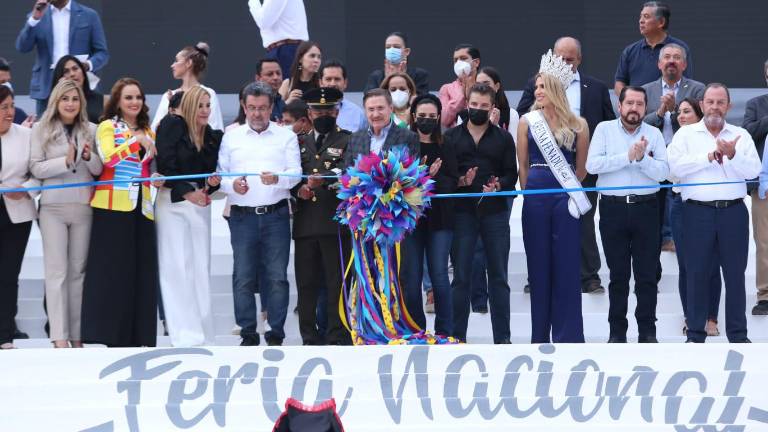Corte de listón de la inauguración de la Feria Nacional de Durango.