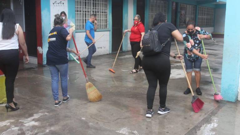 Grupo Redpetroil apoya la rehabilitación de la Primaria El Chamizal