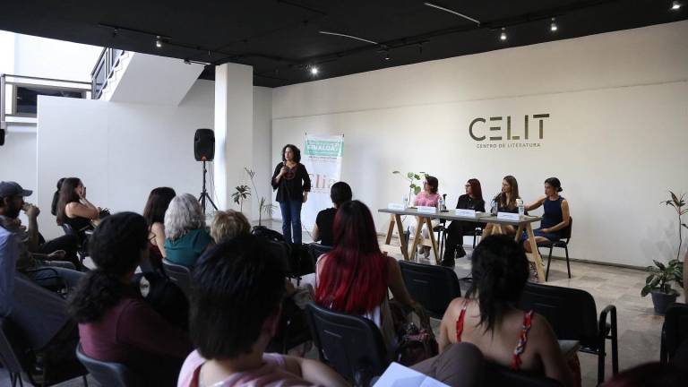 El evento que por segundo año consecutivo se lleva a cabo, estuvo a cargo de la poeta Ernestina Yépiz Peñuelas, directora de Literatura y Publicaciones del Isic.