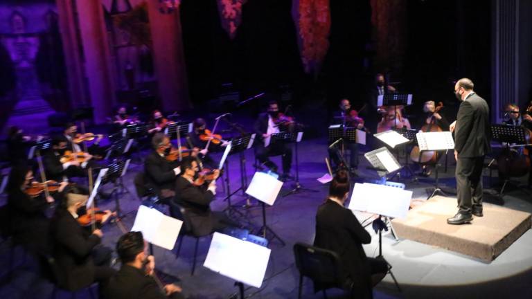 La Camerata Mazatlán presentó el magno concierto “Hablando de amores”.