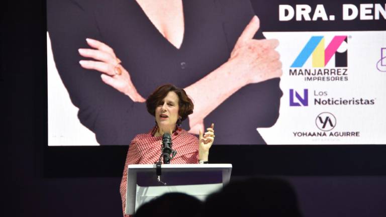 La escritora y politóloga mexicana Denise Dresser realizó varias recomendaciones como denunciar la falta de congruencia.