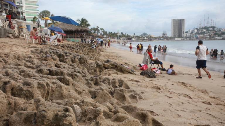 La erosión de playa se hizo presente ayer.