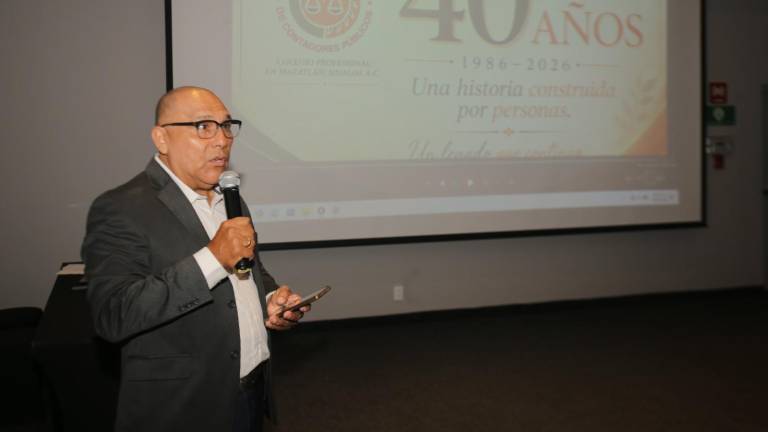 Bajo el lema “40 años contando historias, construyendo futuro (1986-2026)”, los invitados relataron sus experiencias en la Asociación.