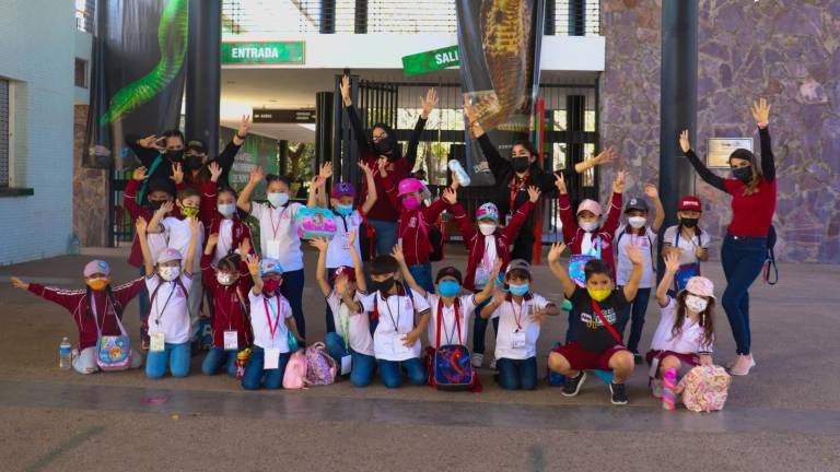 Alumnos de prefirst recorren las instalaciones del Zoológico de Culiacán.