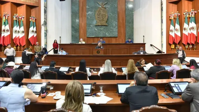 En la Ley de Educación se añadió una fracción al artículo 11 para integrar la salud mental en los servicios educativos.