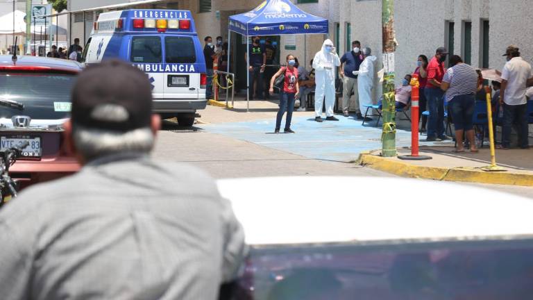 Cruz Roja en Mazatlán revela que pacientes con Covid-19 mueren en sus ambulancias por falta de camas en hospitales públicos