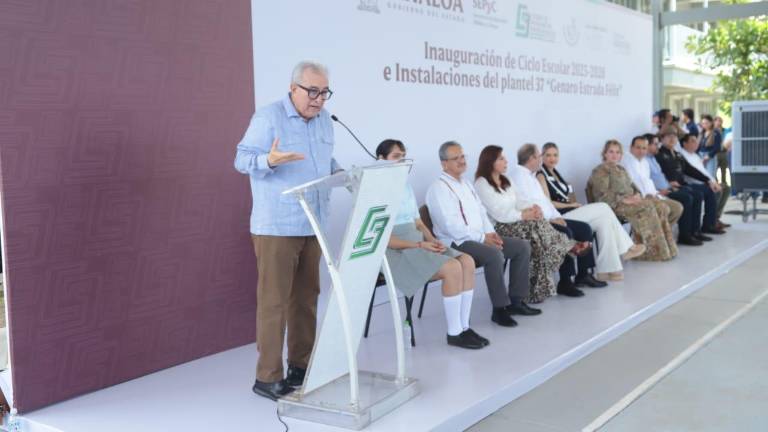 Autoridades dieron el banderazo oficial al ciclo escolar 2025-2026 para los 127 planteles educativos del Colegio de Bachilleres del Estado de Sinaloa.