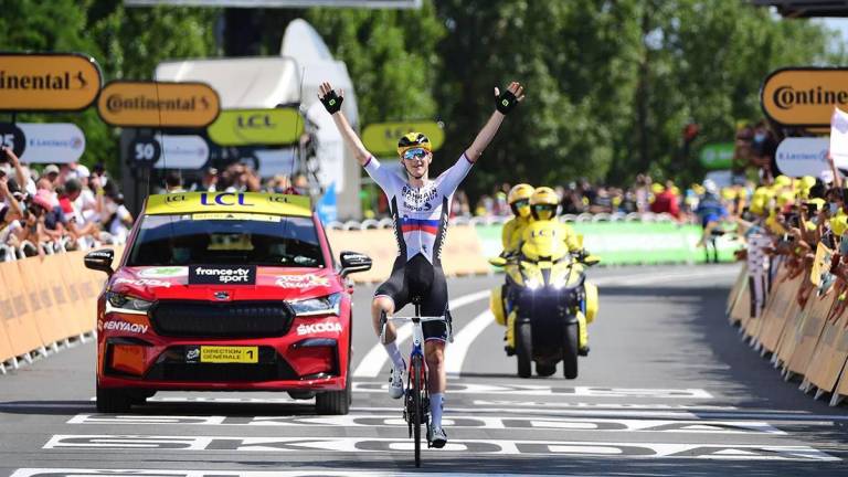 Esloveno Matej Mohoric gana en soledad la etapa 19 del Tour de Francia