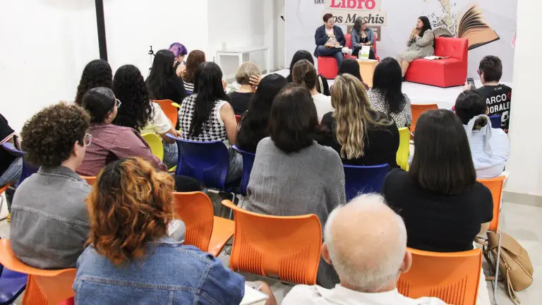 La Feria del Libro de los Mochis abrió espacio a las nuevas voces de la literatura.