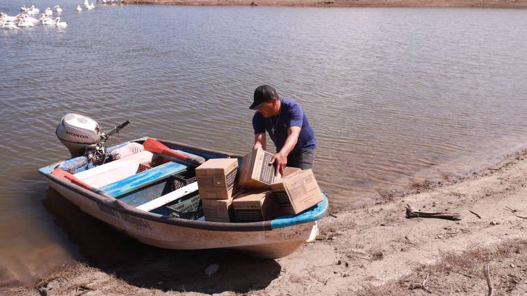 Entrega DIF Culiacán apoyos a familias de pescadores a comunidades de la sindicatura de Imala