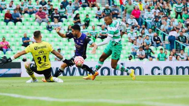 Santos Laguna doblegó a Mazatlán FC en el segundo tiempo, para dejar a los Cañoneros sin posibilidades.