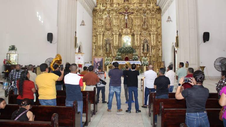 También se realizó una misa para recordar a músicos que se adelantaron en el camino.