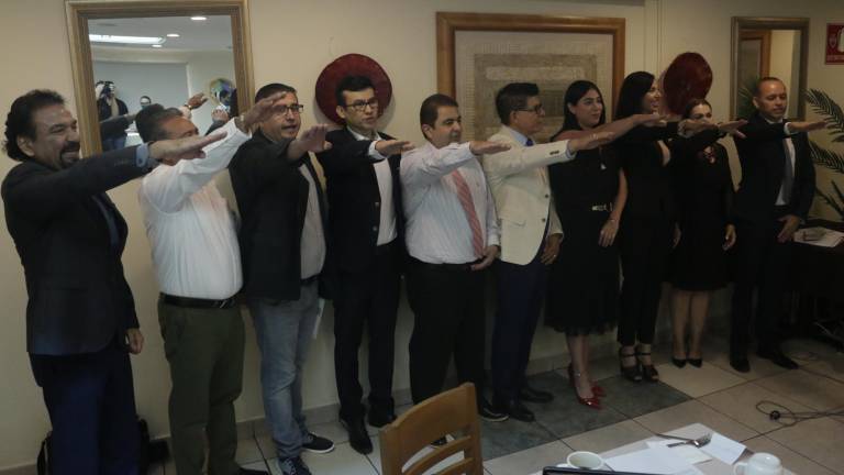 Rinde protesta la nueva mesa directiva de Grupo Red Fundadores en Culiacán