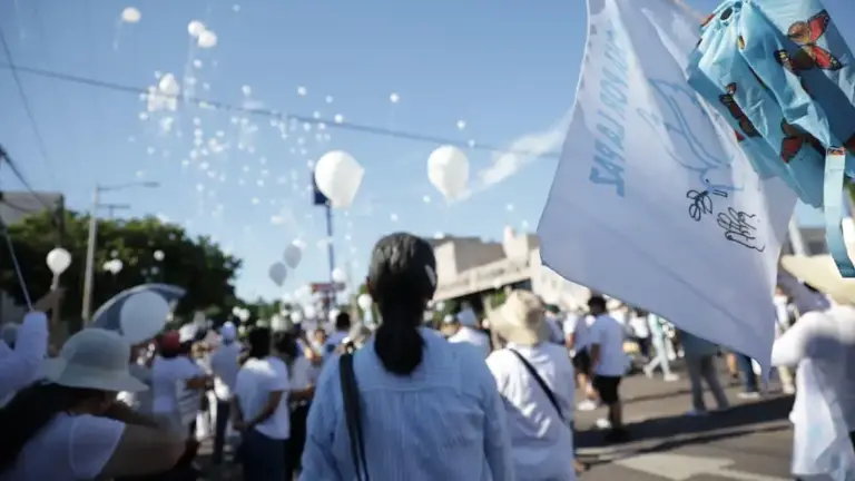 Miles de personas se sumaron a la Marcha por la Paz en Culiacán el domingo 13 de septiembre.