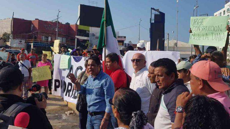 Organizan políticos de Acapulco caravana rumbo a CDMX para pedir apoyos tras paso de Otis