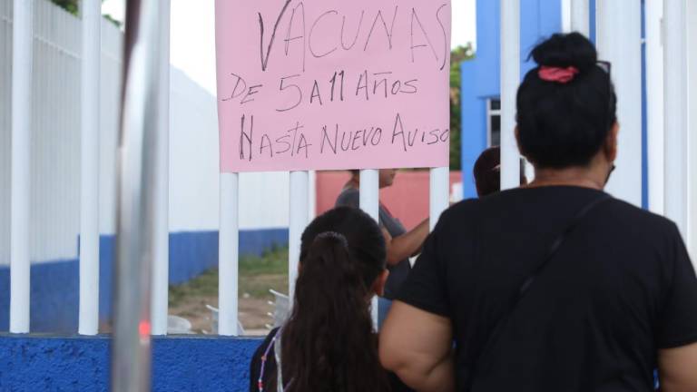 En Mazatlán llevan a niños de 5 a 11 años a vacunarse contra el Covid, pero los regresan porque se agotaron las dosis