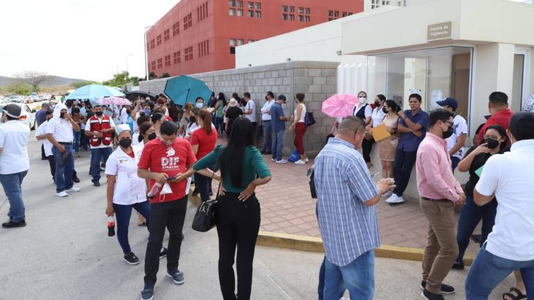 En Mazatlán vacunan contra el Covid-19 al personal de clínicas particulares, laboratorios y del Hospitalito de la Juárez