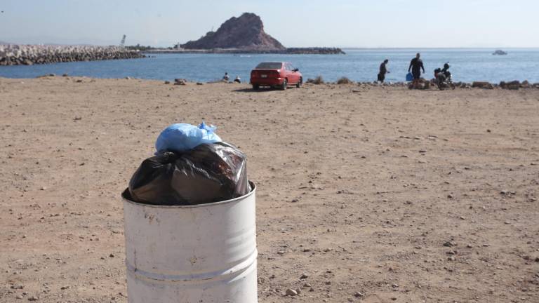 En un nuevo recorrido realizado por Noroeste esta mañana, se pudo observar que aún hay muchos visitantes en el área aprovechando el el paisaje desde temprano.