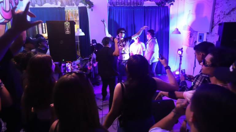 Una noche imperdible y llena de adrenalina pasaron los amantes del trap, hyperpop y géneros afines en el evento efectuado en el Restaurante Caos.