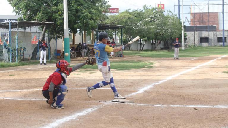 La Liga Meseros al Bat se ha convertido en un escaparate de talento y rivalidad local, con duelos que combinan intensidad y espectáculo en cada jornada de playoffs.