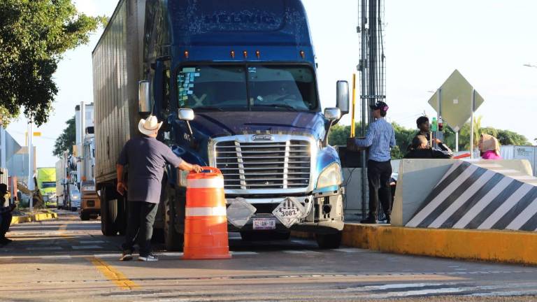 Productores agrícolas tomaron la caseta de Costa Rica como protesta por la falta de cumplimiento en el pago del maíz y en acuerdos sobre el uso del agua.