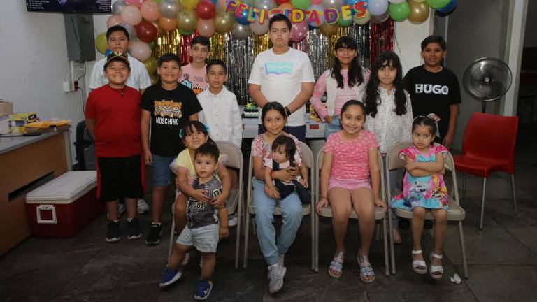 Hijos de colaboradores de Noroeste Mazatlán disfrutan de una alegre convivencia de Día del Niño.