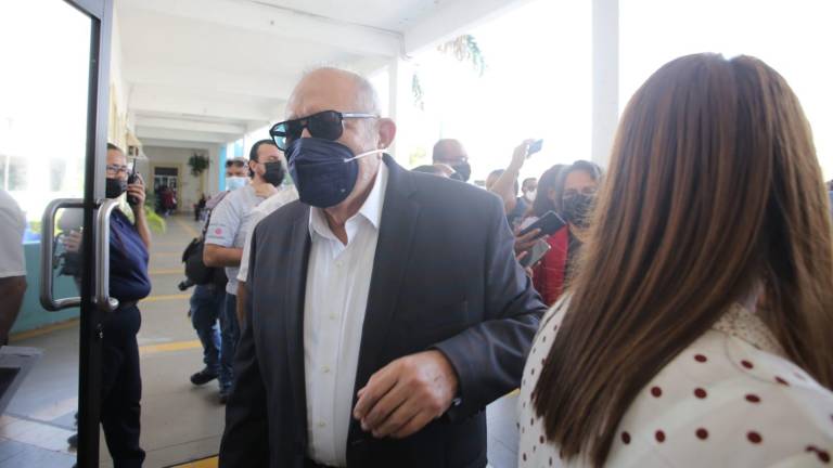 El único que puede suspender el Carnaval de Mazatlán es el Consejo Nacional de Salud, responde ‘El Químico’ a Rocha