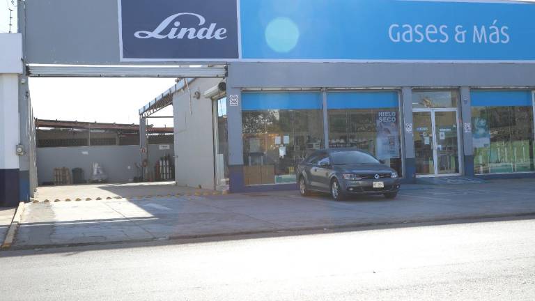 En una de las empresas no se registra movimiento de personas que quieran comprar oxígeno medicinal.