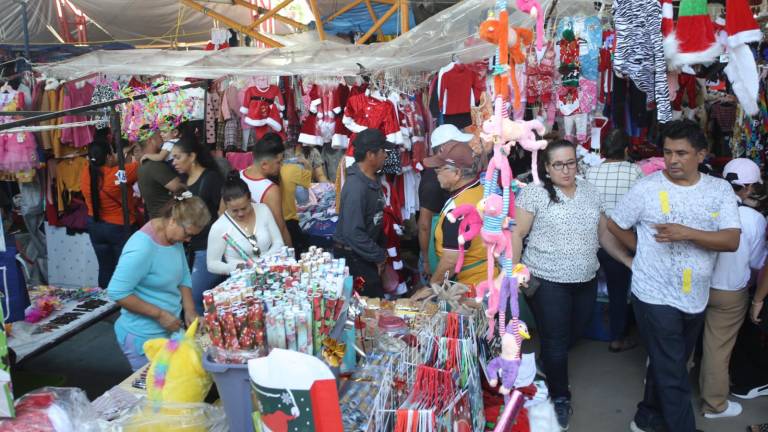 Incrementan compras navideñas en la colonia Juárez y el Centro, en Mazatlán