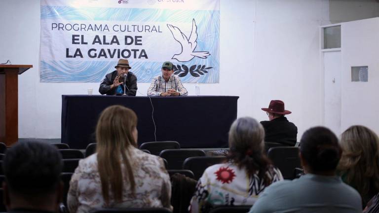 Rubén Rivera y Jovani Gaxiola, durante la conferencia.
