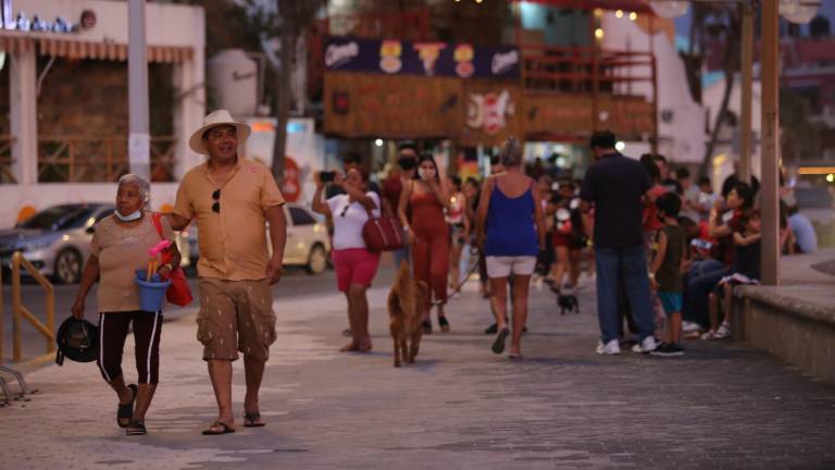 Cerró Mazatlán primer fin de semana vacacional con alto número de contagios de Covid-19; tiene 382 pacientes activos