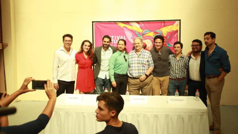 La Ópera Don Giovanni es un ensamble de artistas extranjeros que conforman la compañía Vincerò Academy con la Camerata Mazatlán, Delfos Danza Contemporánea y 17 cantantes locales en los coros.