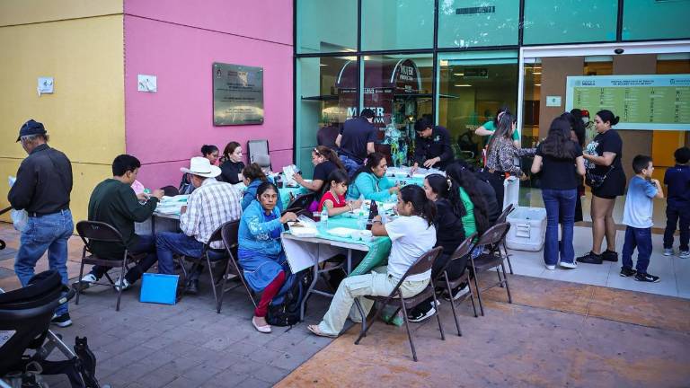 El pomedor comunitario Alajibua brindó alimentos calientes y apoyo integral a familias de pacientes internados.