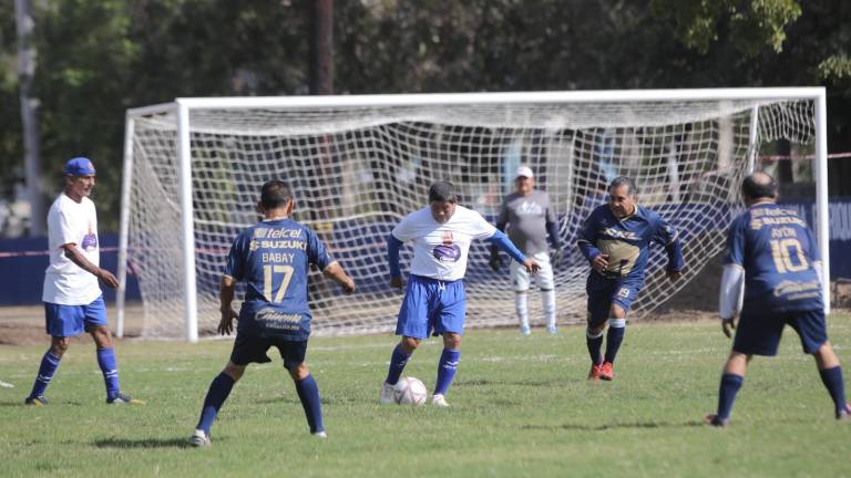 Siguen las emociones del Torneo de Futbol Veteranos en el Club Muralla.