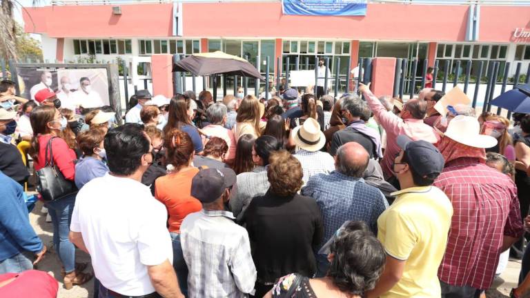 Polideportivo de la UAS en Mazatlán se satura por demanda de vacunas contra el Covid-19