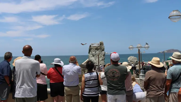 Recibirá Mazatlán a más de 7 mil cruceristas esta semana