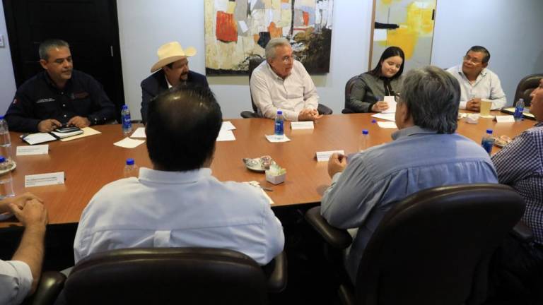 Rubén Rocha Moya sostuvo una reunión con líderes de organizaciones agrícolas.