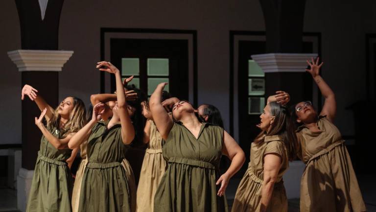 ‘Humaya’ se presentó en el patio del Centro Sinaloa de las Artes Centenario, dentro del fin de cursos del taller que coordina la maestra Rocío Arrieta.
