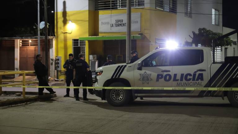 El expendio se ubica en la avenida De Los Reyes y la calle Santa Rita del fraccionamiento Santa Teresa.