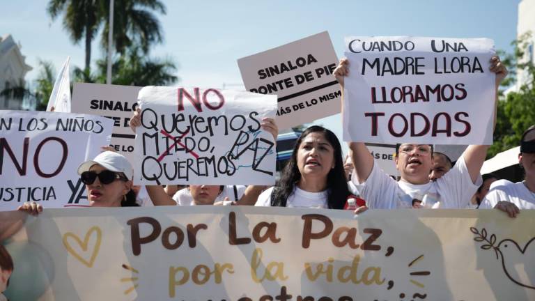 La participación ciudadana en la marcha por la paz, realizada este domingo en Culiacán, fue destacada por la Gobernadora Graciela Domínguez.