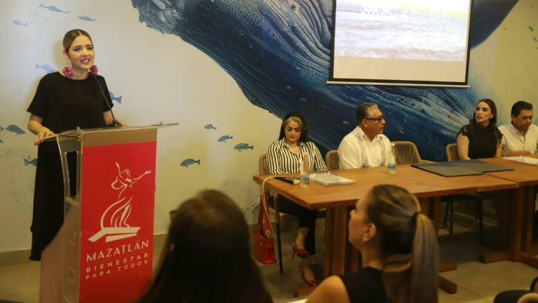 Estrella Palacios aseguró que sigue identificada con Morena y que en su gobierno “no existen colores”.