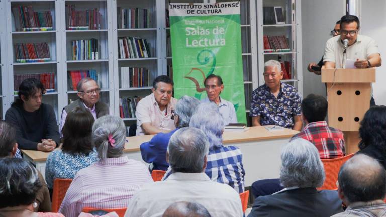 Javier Cruz Guardado presentó su libro ‘Anécdotas y personajes de la cotidianidad de La Cruz’.