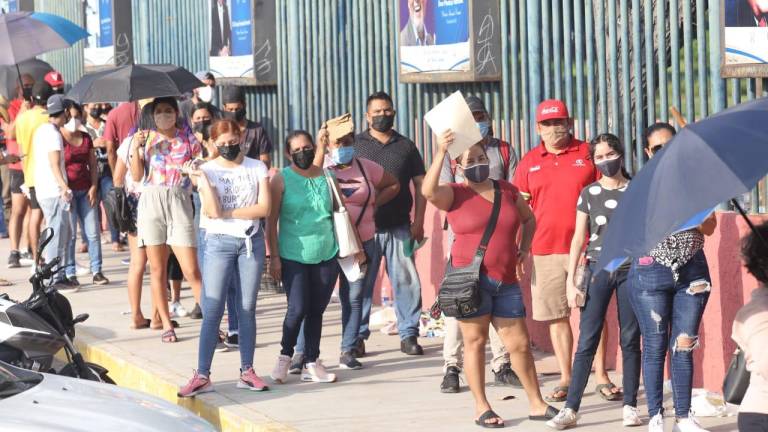 Sinaloa va a dejar el semáforo rojo del Covid; van a la baja los contagios, dice Quirino