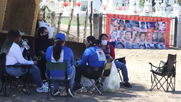 Buscar a un hijo en medio de la guerra: madres buscadoras de Sinaloa piden información de fosas clandestinas de Concordia